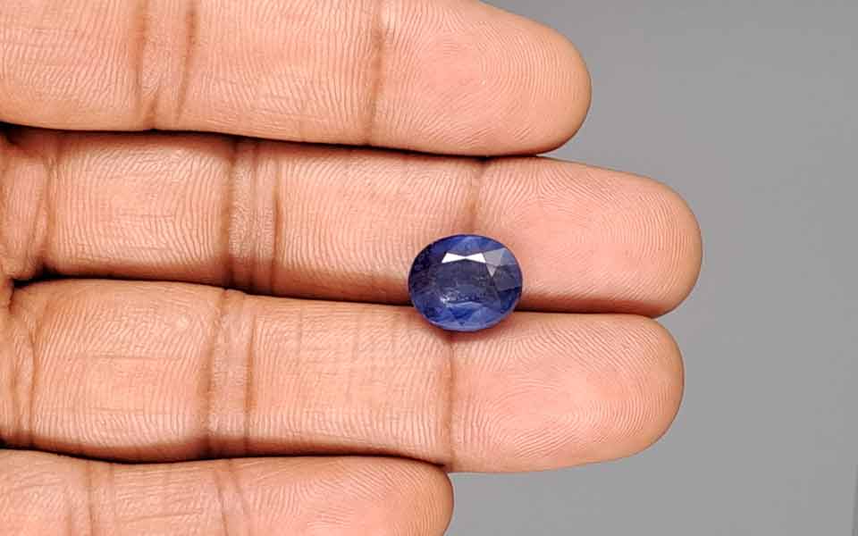 Blue Sapphire - 7.60 Carats