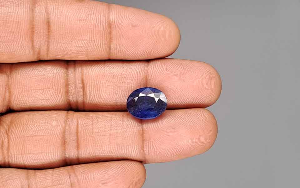 Blue Sapphire - 8.22 Carats