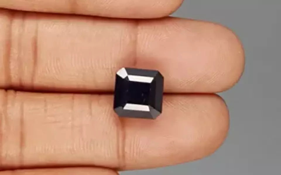 Thailand Blue Sapphire - 8.8 Carat Prime Quality GFBS-20069