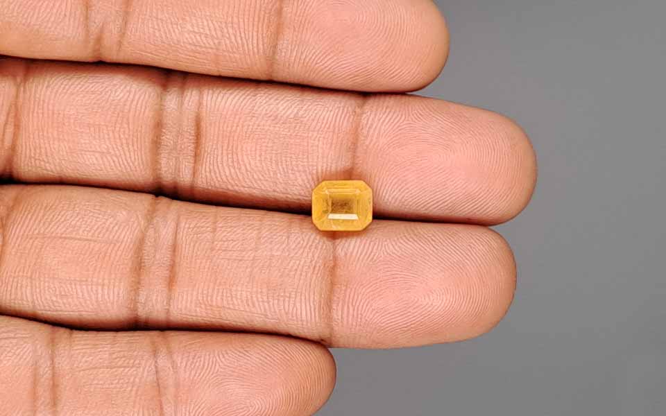 Yellow Sapphire - 2.86 Carats