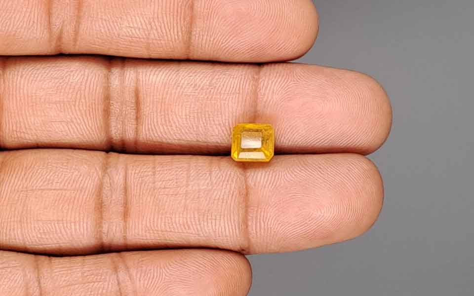 Yellow Sapphire - 3.32 Carats