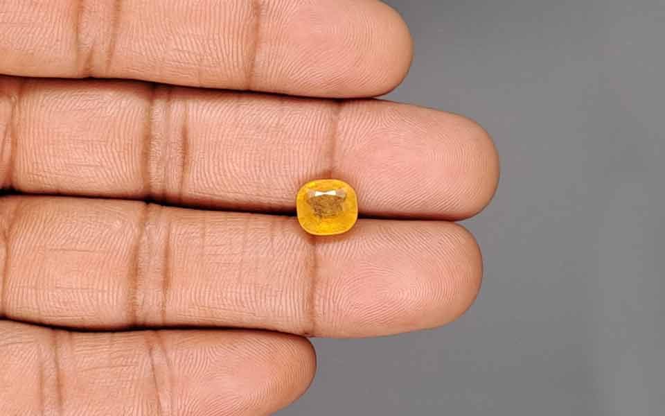 Yellow Sapphire - 3.39 Carats