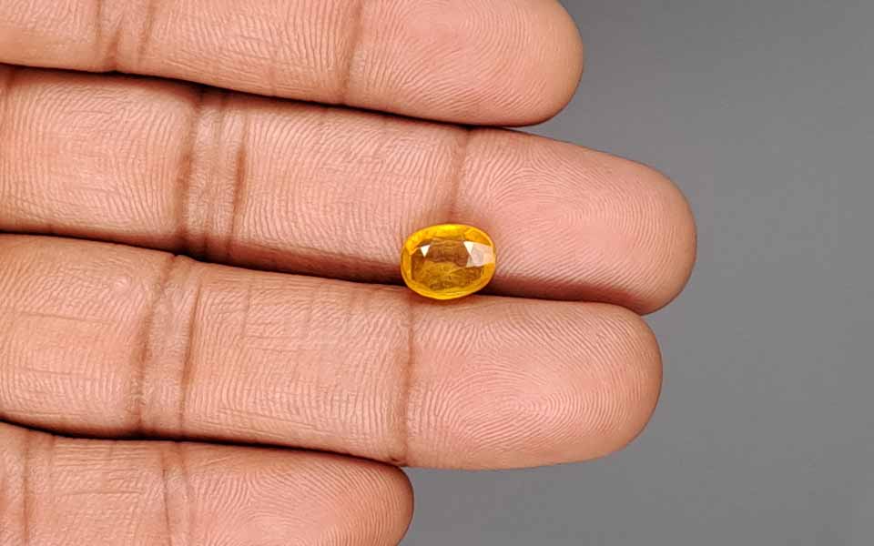 Yellow Sapphire - 3.43 Carats