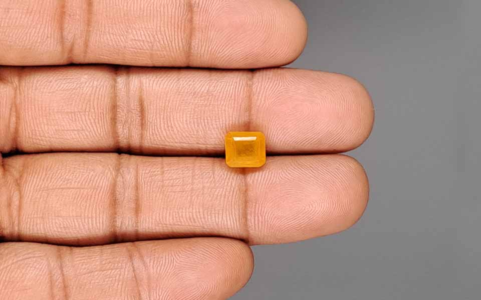 Yellow Sapphire - 3.48 Carats