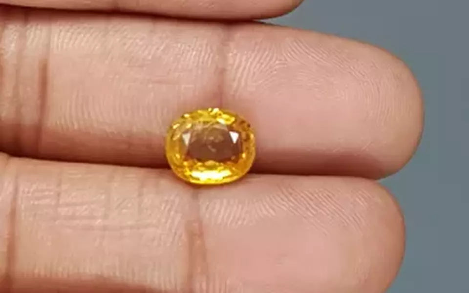 Yellow Sapphire - 3.60 Carats