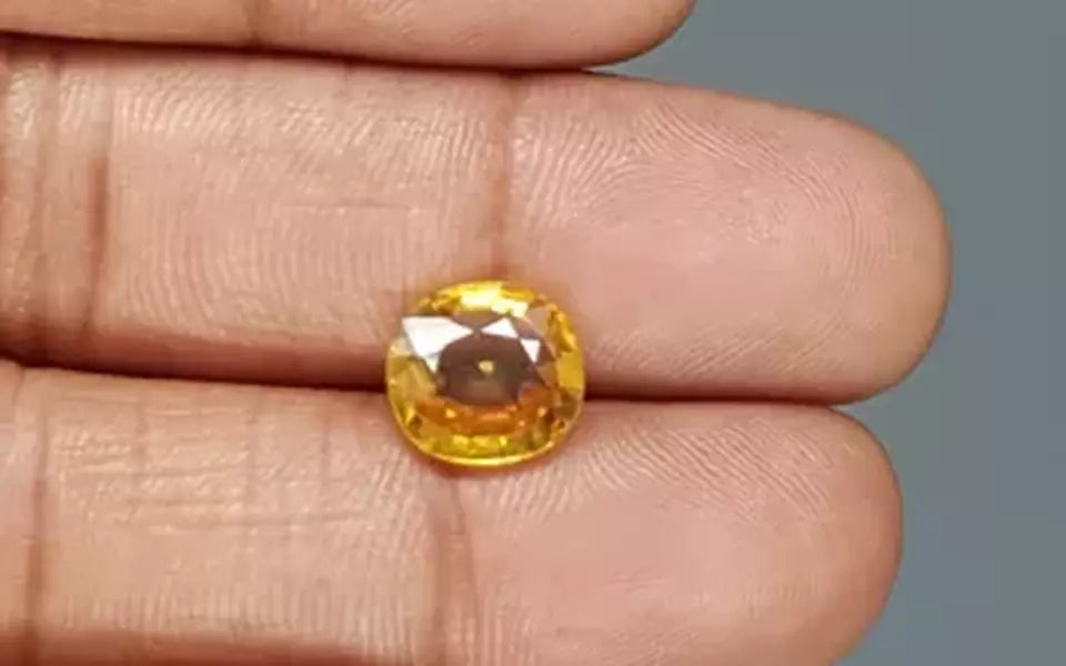 Yellow Sapphire - 3.67 Carats