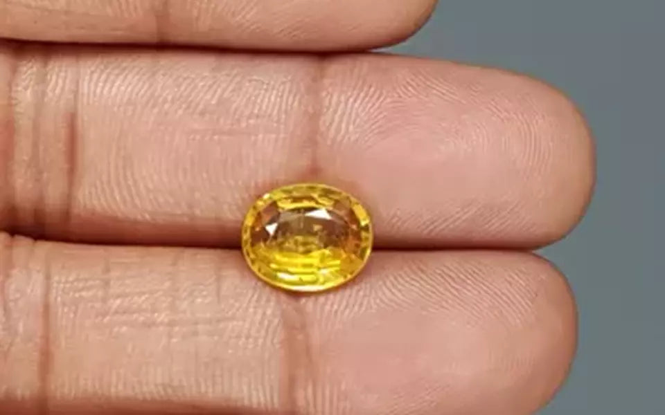 Yellow Sapphire - 4.08 Carats