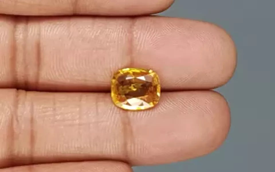 Yellow Sapphire - 4.13 Carats
