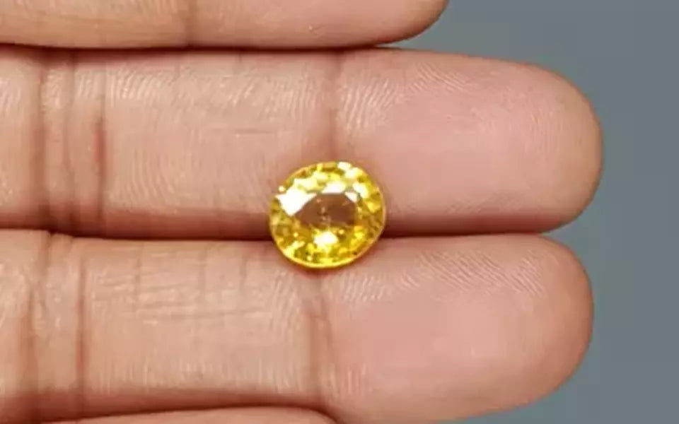Yellow Sapphire - 4.21 Carats