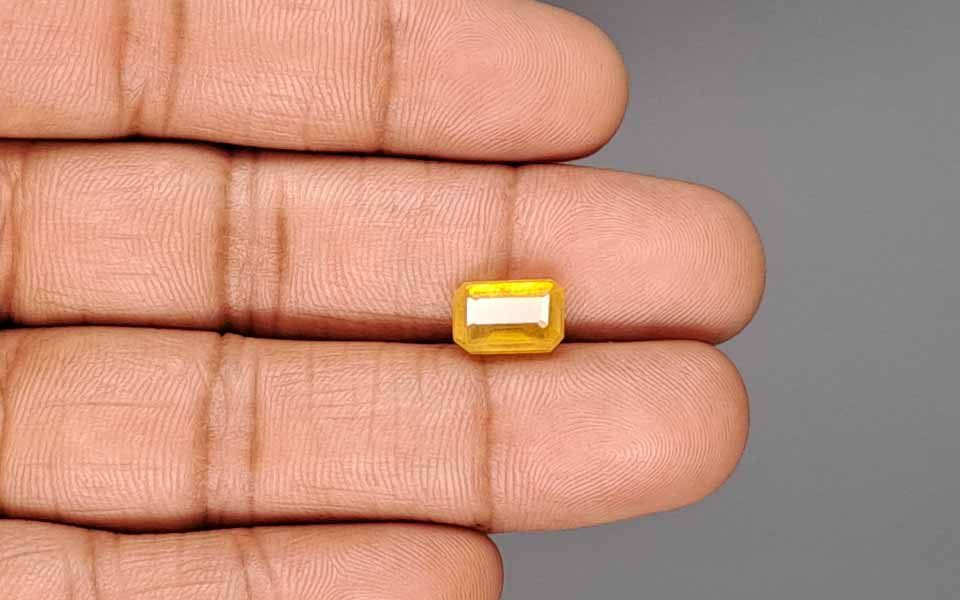 Yellow Sapphire - 4.36 Carats