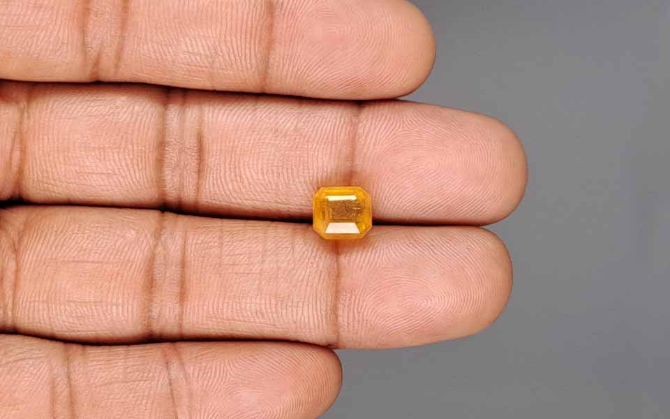 Yellow Sapphire - 4.50 Carats
