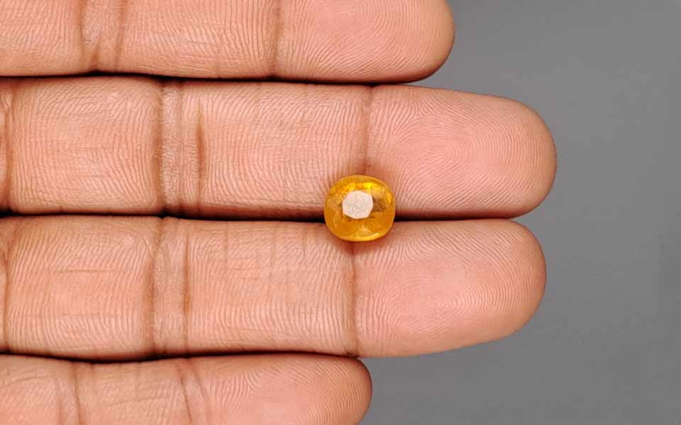 Yellow Sapphire - 4.54 Carats