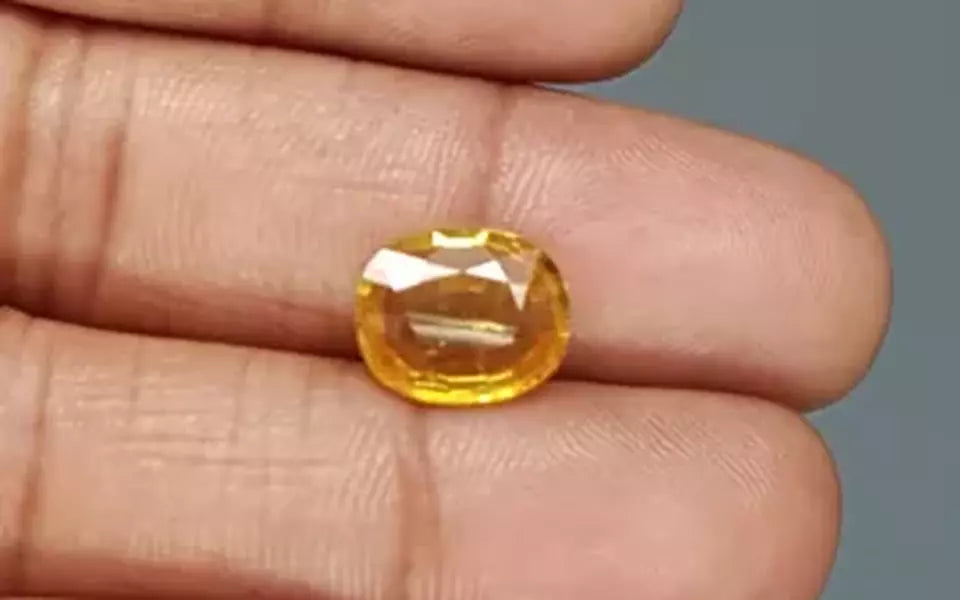 Yellow Sapphire - 4.66 Carats