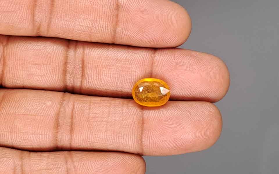 Yellow Sapphire - 4.78 Carats