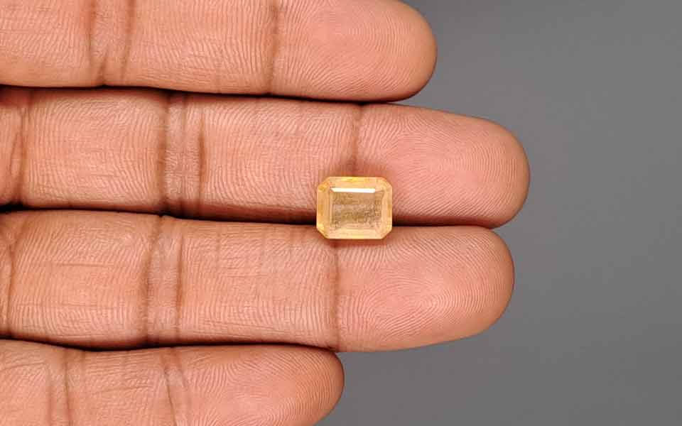 Yellow Sapphire - 5.17 Carats