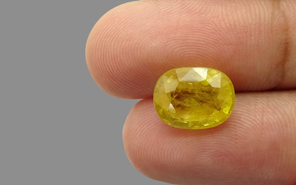 Yellow Sapphire - 5.63 Carats