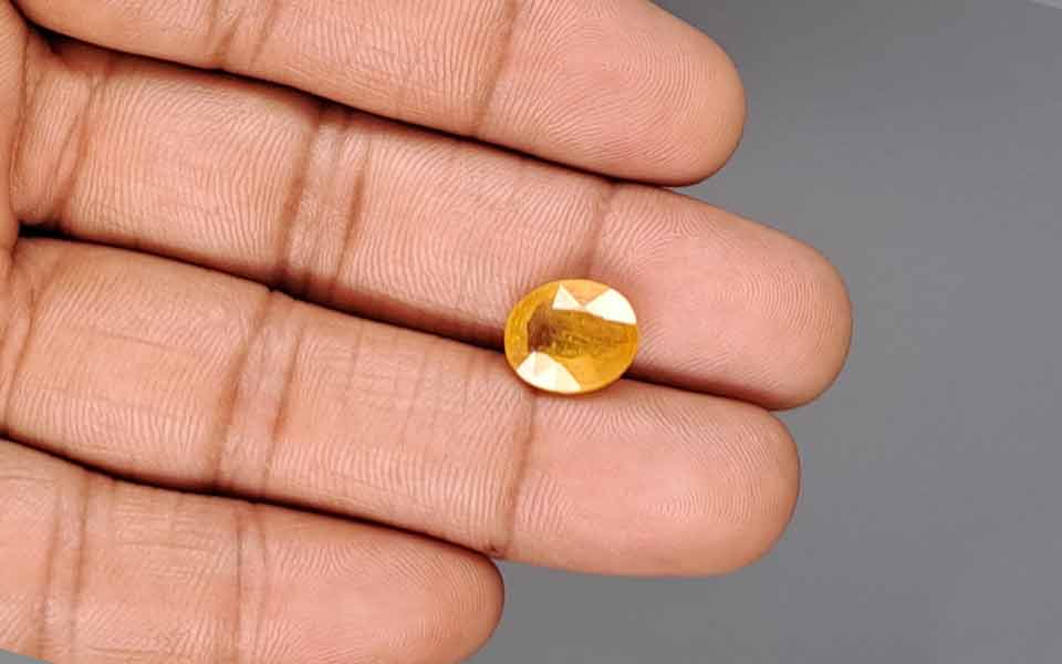 Yellow Sapphire - 5.72 Carats