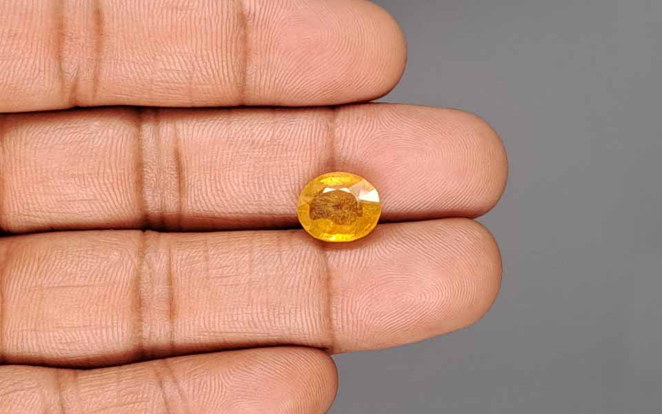 Yellow Sapphire - 5.72 Carats