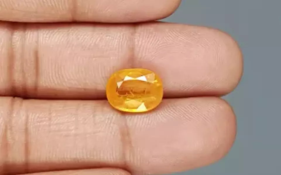 Yellow Sapphire - 5.85 Carats