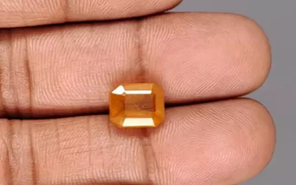 Yellow Sapphire - 5.90 Carats
