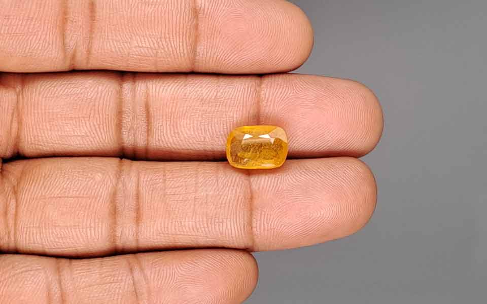 Yellow Sapphire - 5.93 Carats