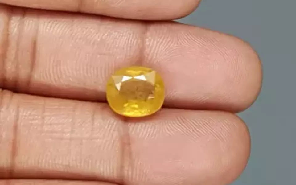 Yellow Sapphire - 5.94 Carats