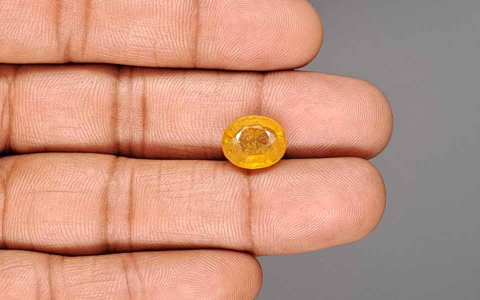 Yellow Sapphire - 5.99 Carats