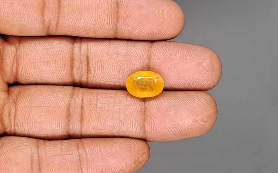 Yellow Sapphire - 6.39 Carats