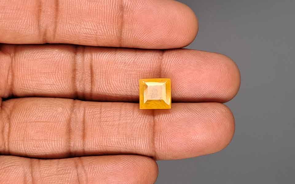 Yellow Sapphire - 6.50 Carats