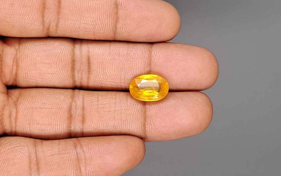 Yellow Sapphire - 6.77 Carats