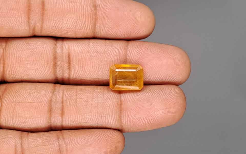 Yellow Sapphire - 6.80 Carats