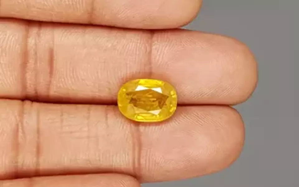 Yellow Sapphire - 6.88 Carats
