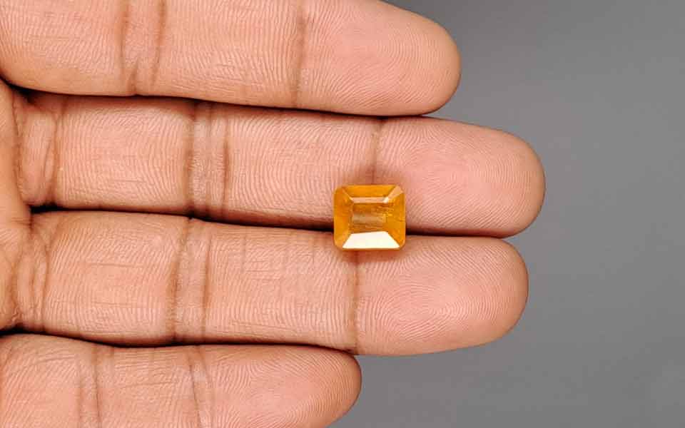 Yellow Sapphire - 7.43 Carats