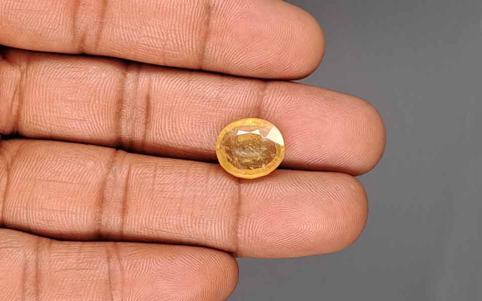 Yellow Sapphire - 7.60 Carats