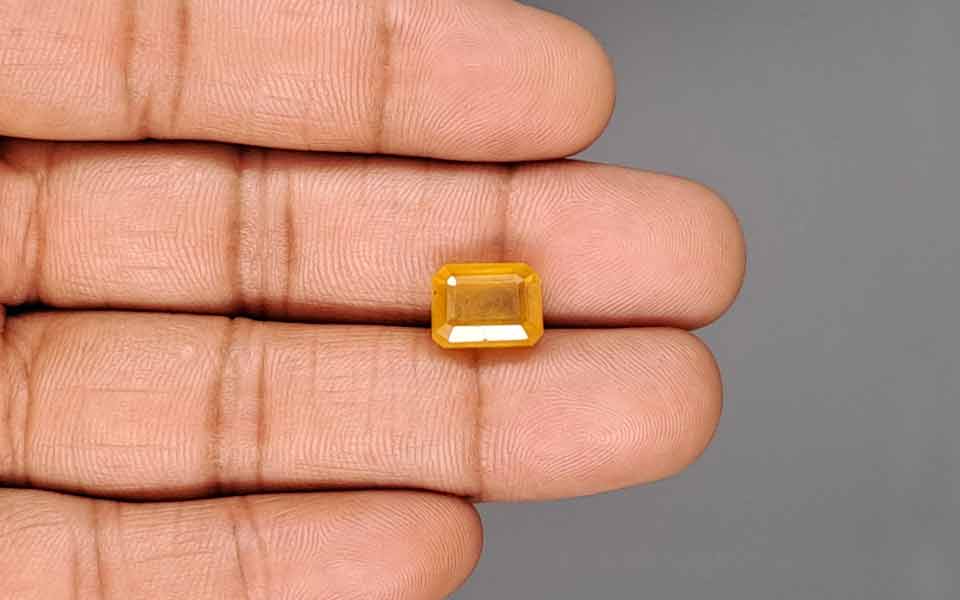 Yellow Sapphire - 7.62 Carats