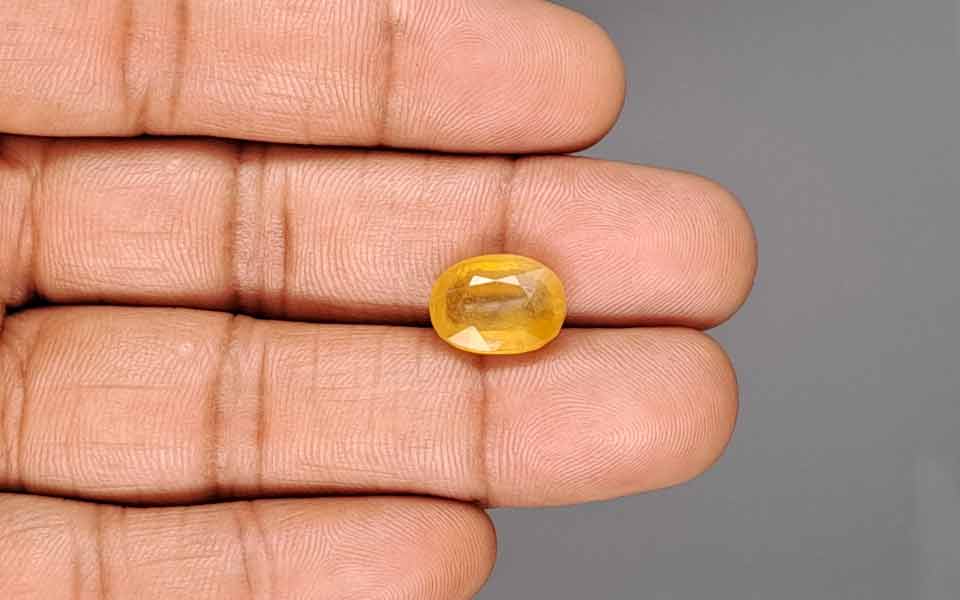 Yellow Sapphire - 7.86 Carats
