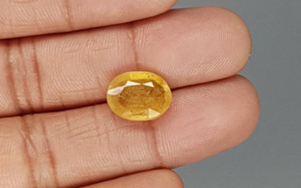 Yellow Sapphire - 7.99 Carats