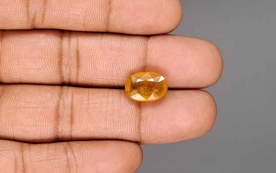 Yellow Sapphire - 8.22 Carats
