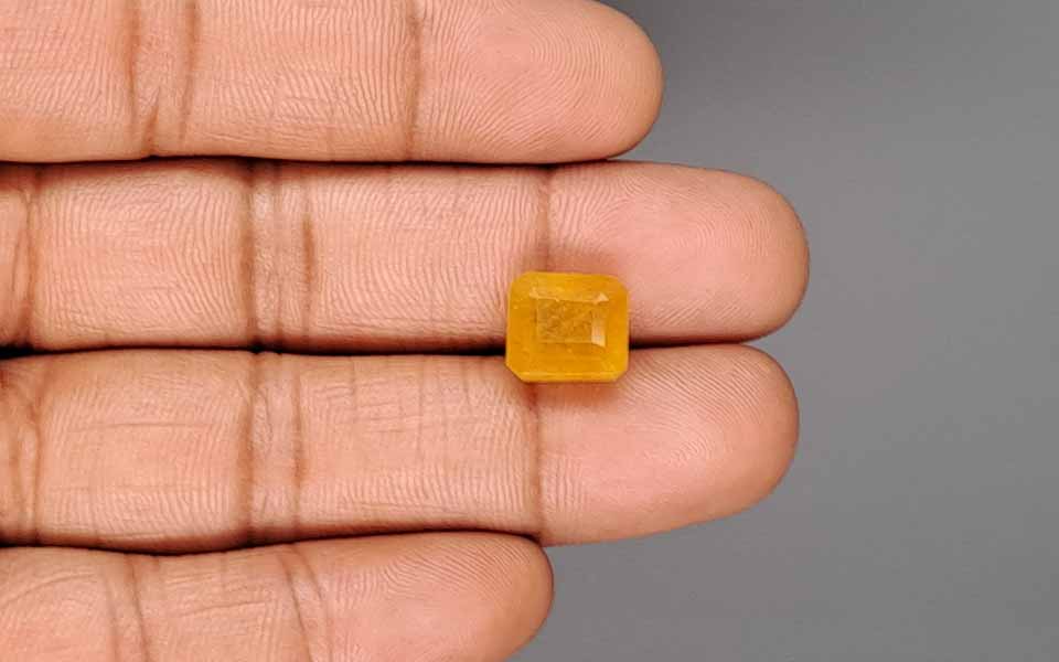 Yellow Sapphire - 9.50 Carats