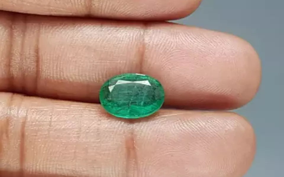 Emerald - 3.70 Carats