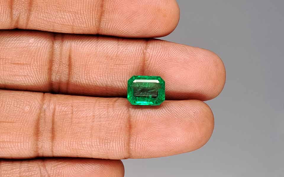 Emerald - 3.71 Carats