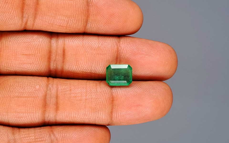 Emerald - 3.80 Carats