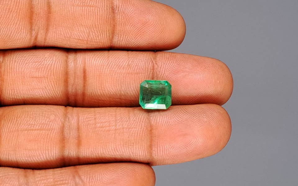 Emerald - 3.85 Carats