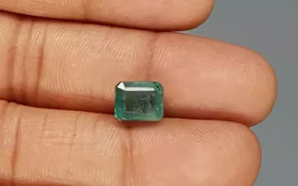 Zambian Emerald - 3.87 Carat Prime Quality EMD-9829
