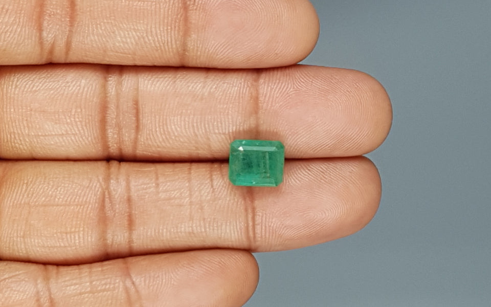 Emerald - 3.88 Carats
