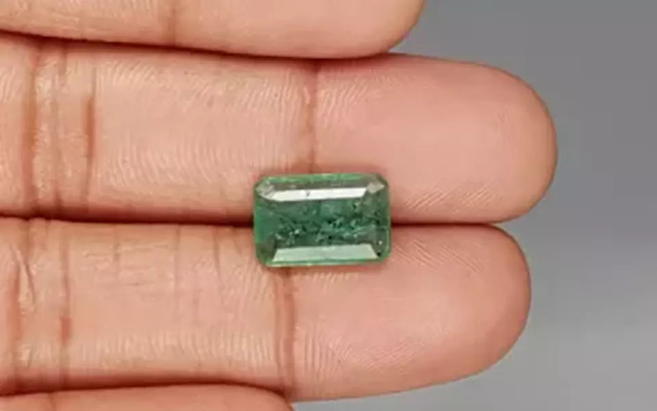 Emerald - 3.92 Carats