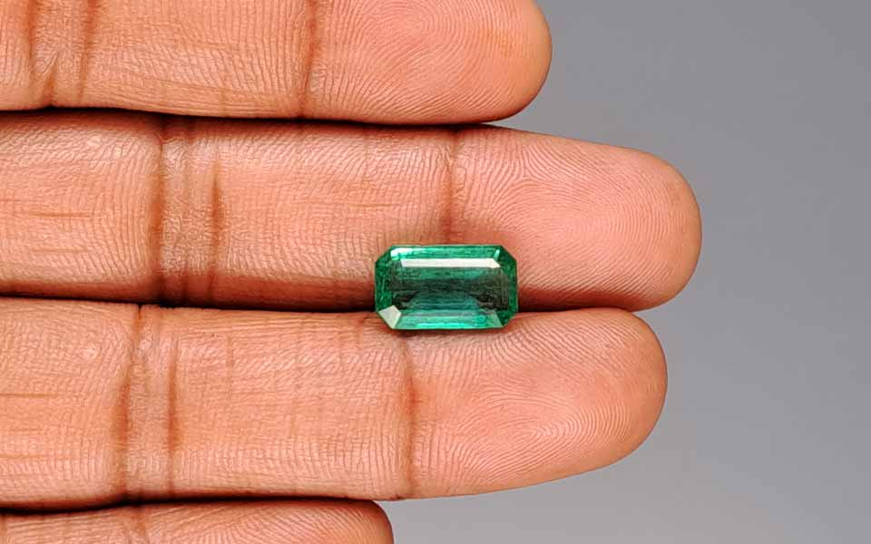 Emerald - 3.97 Carats