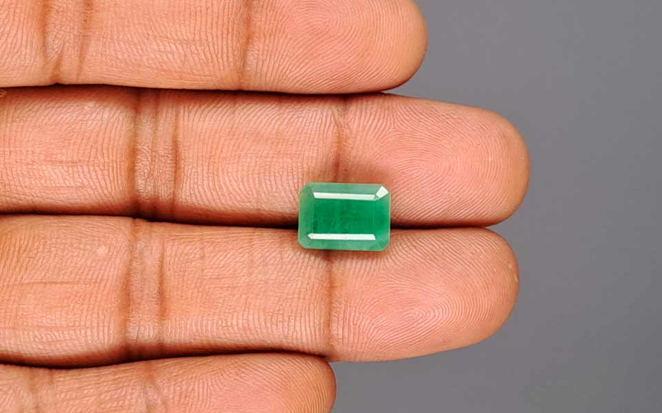 Zambian Emerald - 4.06 Carat Fine Quality EMD-10259