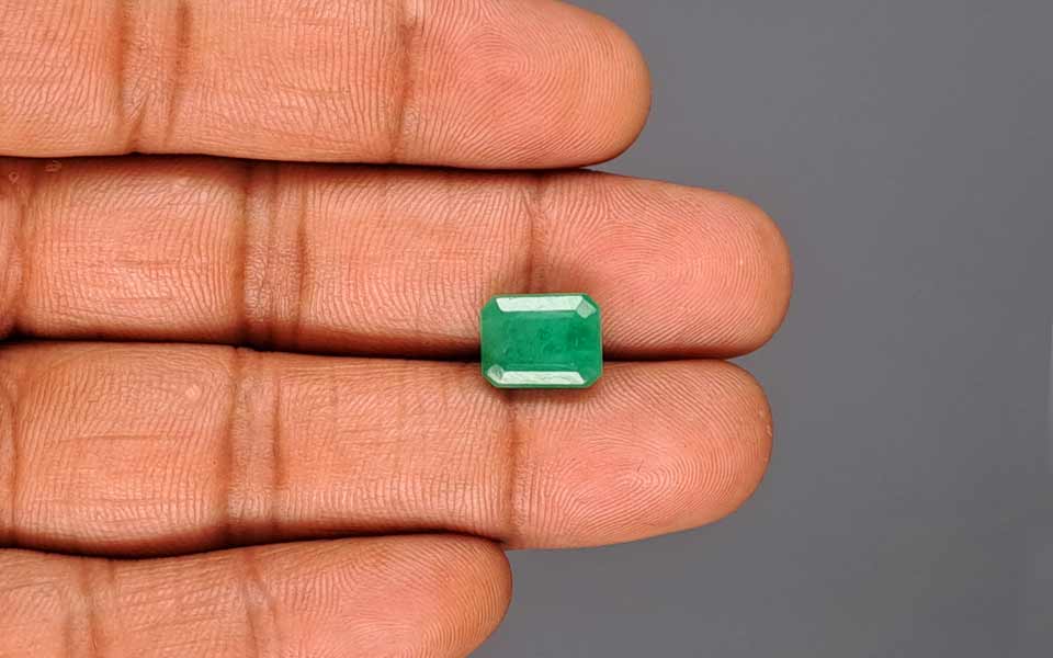 Zambian Emerald - 4.1 Carat Fine Quality EMD-10262