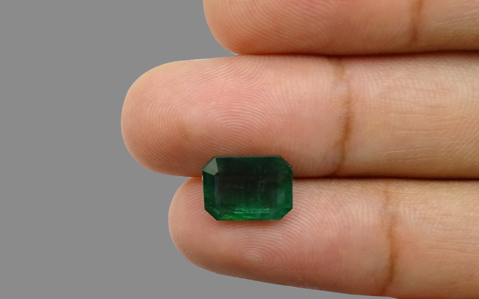 Zambian Emerald - 4.46 Carat Prime Quality EMD-9007